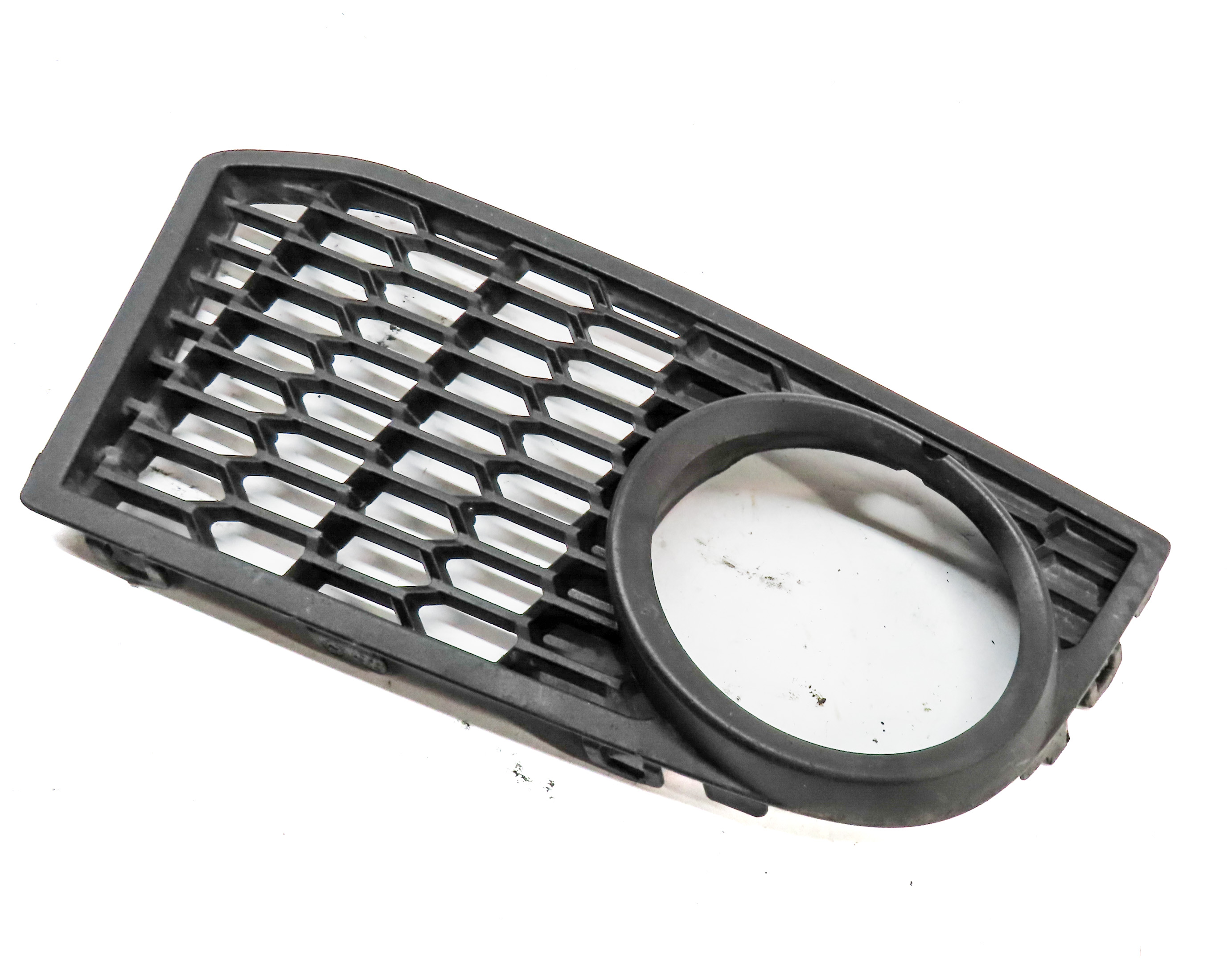 2011-2013 BMW 528i 535i 550i F10 FRONT RIGHT PASSENGER FOG LIGHT GRILLE TRIM — exact item pictured